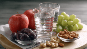 Идеи для полезного перекуса и сколько пить воды в день. Что взять на перекус