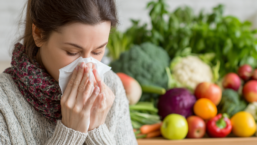 Кашель после еды: причины, виды и что делать