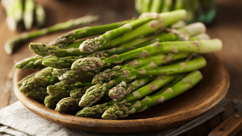 Можно ли есть спаржу сырой