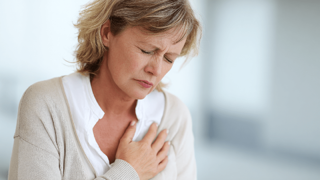 Боль в левом подреберье: причины, симптомы и лечение
