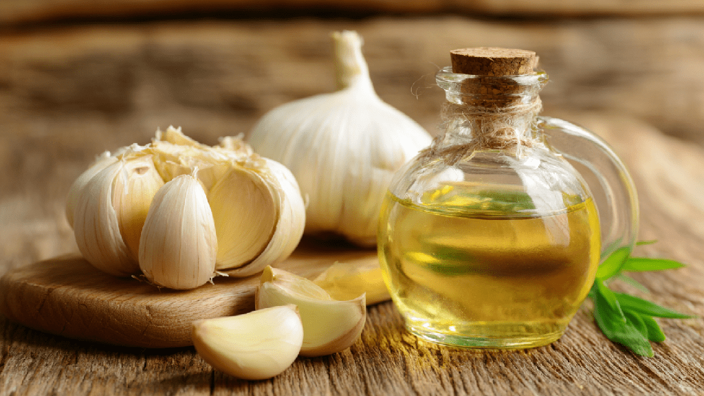 Чесночное масло: польза и вред