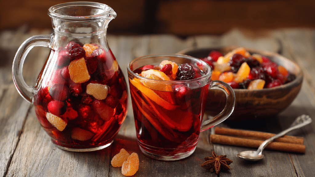 Компот из сухофруктов: польза и вред для организма