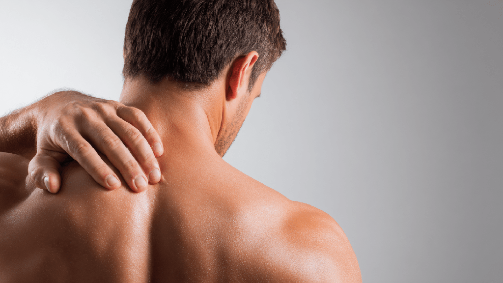 Боль между лопатками