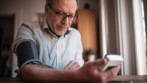 Давление и соль: как скорректировать рацион при весенней гипертонии