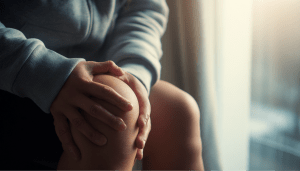 Питание для суставов: что есть, если весной «крутит» колени